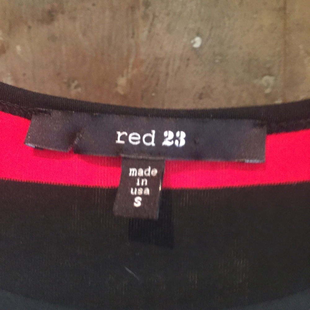 Red23 top - Picture 3 of 3